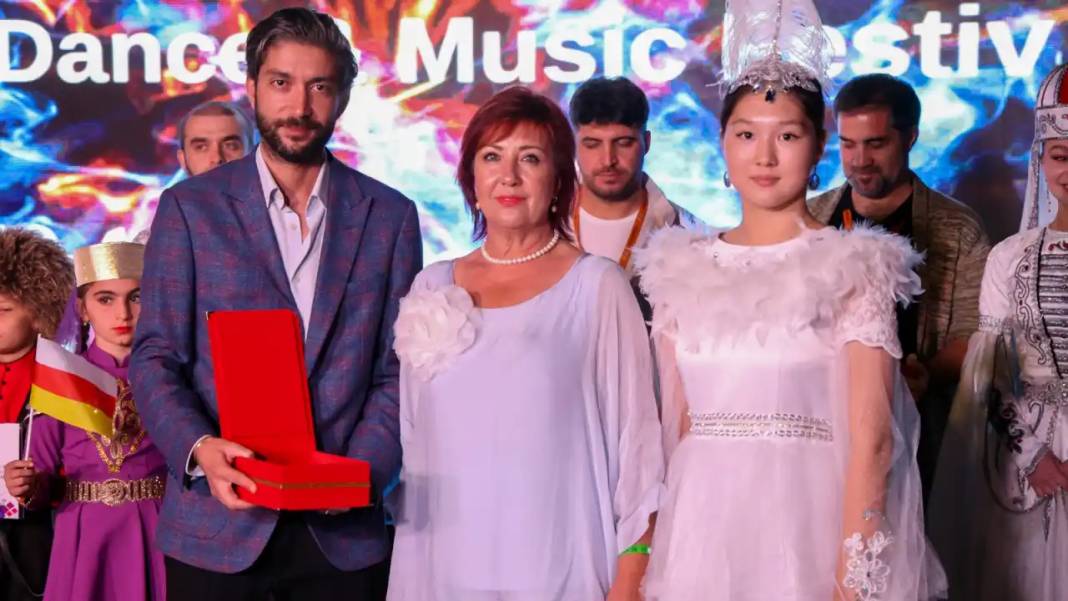 Manavgat’ta Halk Dansları Festivali Nefes Kesti! 4
